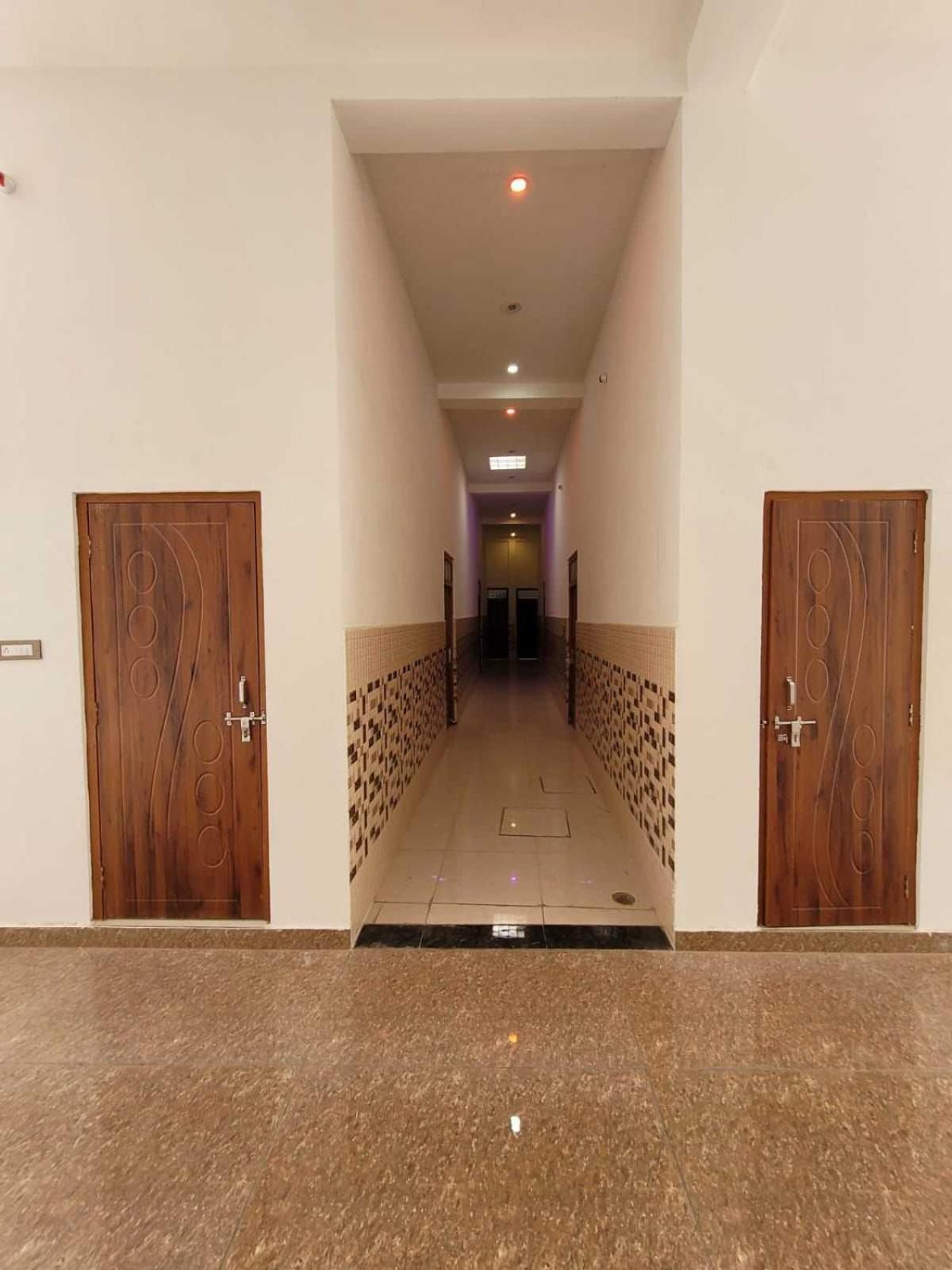 Oyo Hotel Hastinapur Palace Meerut Eksteriør billede